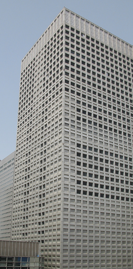 KDDI Building by Kevin Hemphill