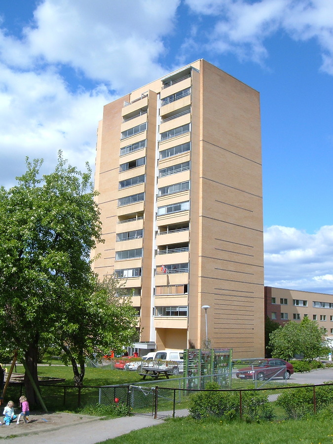 Dr. Dedichens vei 48 by Kjetil Balog