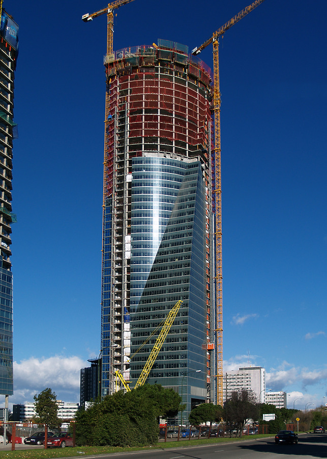 Torre Espacio by Cesar Serrano