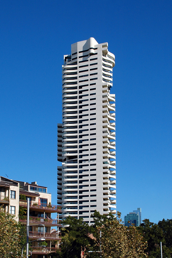 Horizon Apartments by John Bek