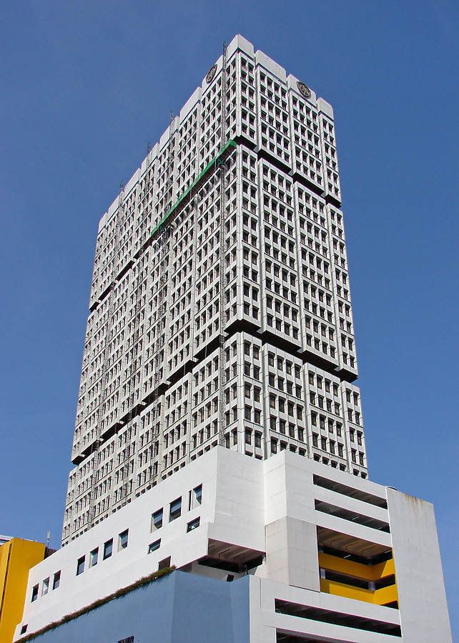 Shaw Tower by Horst Kiechle