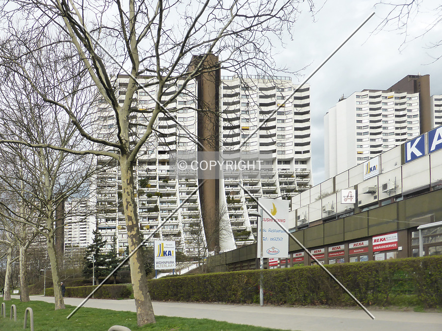 Wohnpark Alterlaa - Block B1-B2 by Nephilim