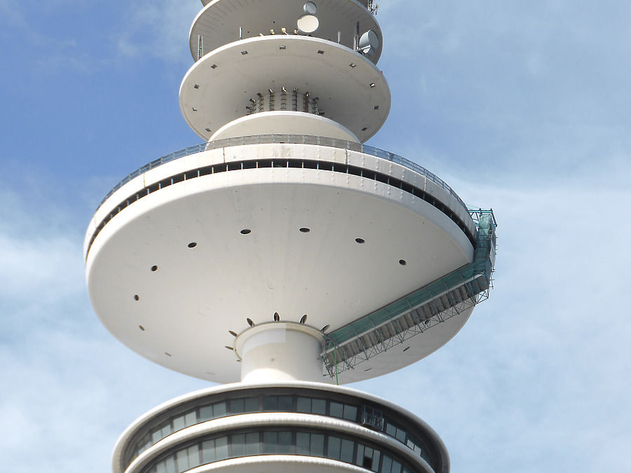 Heinrich-Hertz-Turm by Der Hamburger