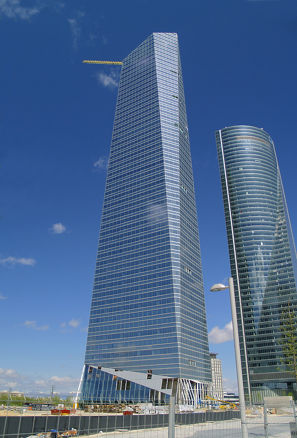 Torre de Cristal by Cesar Serrano