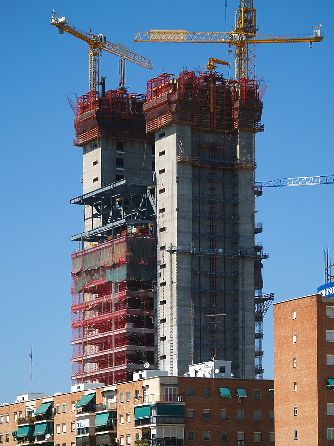Torre Caja Madrid by Cesar Serrano