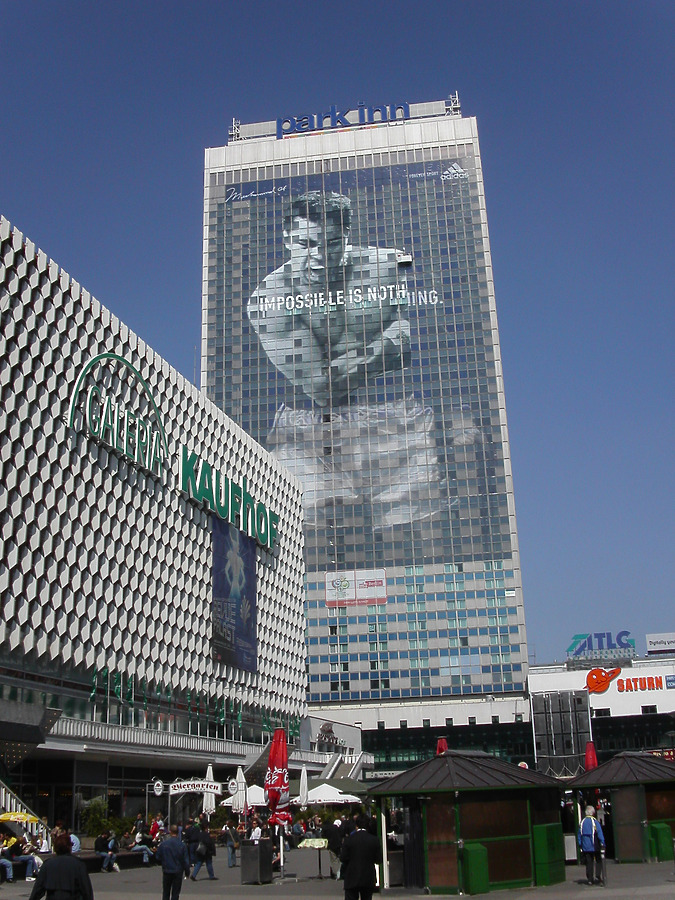 Park Inn Berlin Alexanderplatz by Cesar Serrano