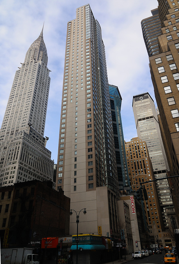 The Metropolis by David Guija