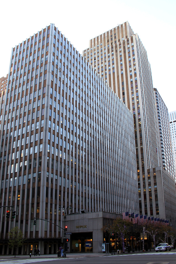 Daily News Building by Daniel Kieckhefer