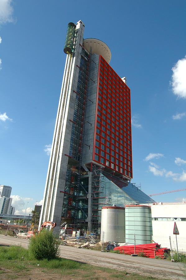 Hesperia Tower by David Guija