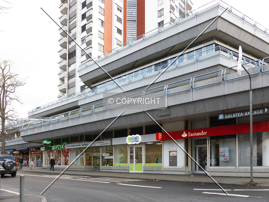 Straße der Republik 17-19 by Nephilim