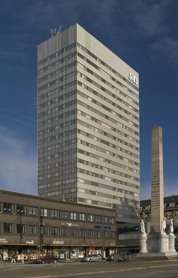 Radisson SAS Royal Hotel by Cesar Serrano