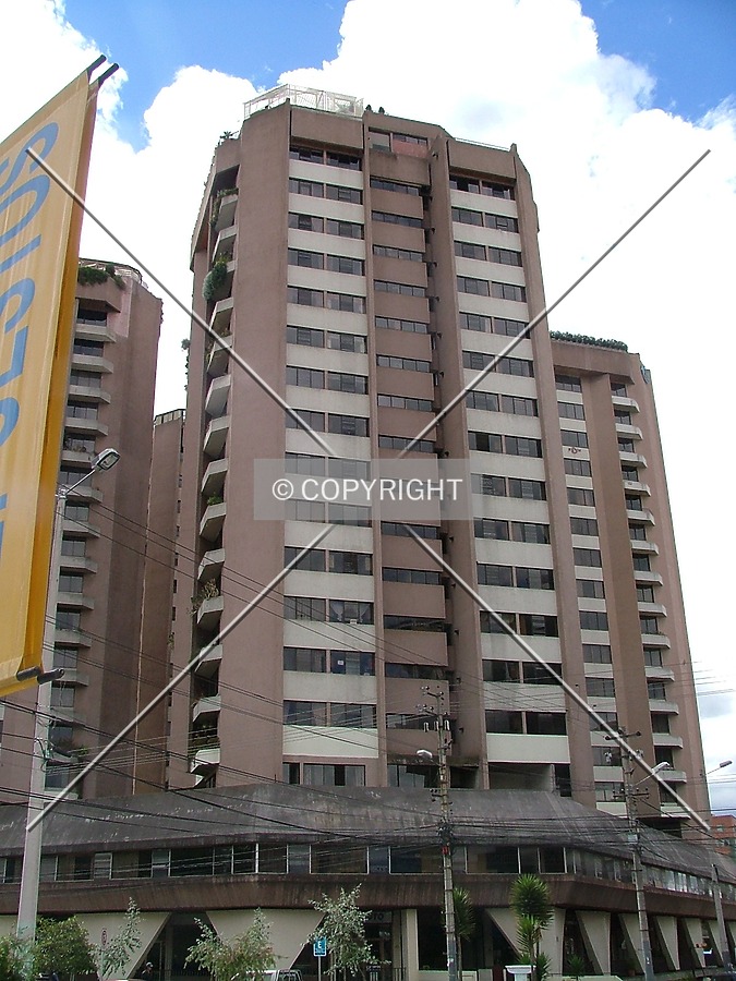 Torres Almagro Torre D by Rodrigo Salas