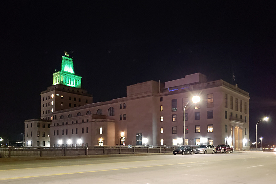 Veterans Memorial Building by Ryan Hildebrand