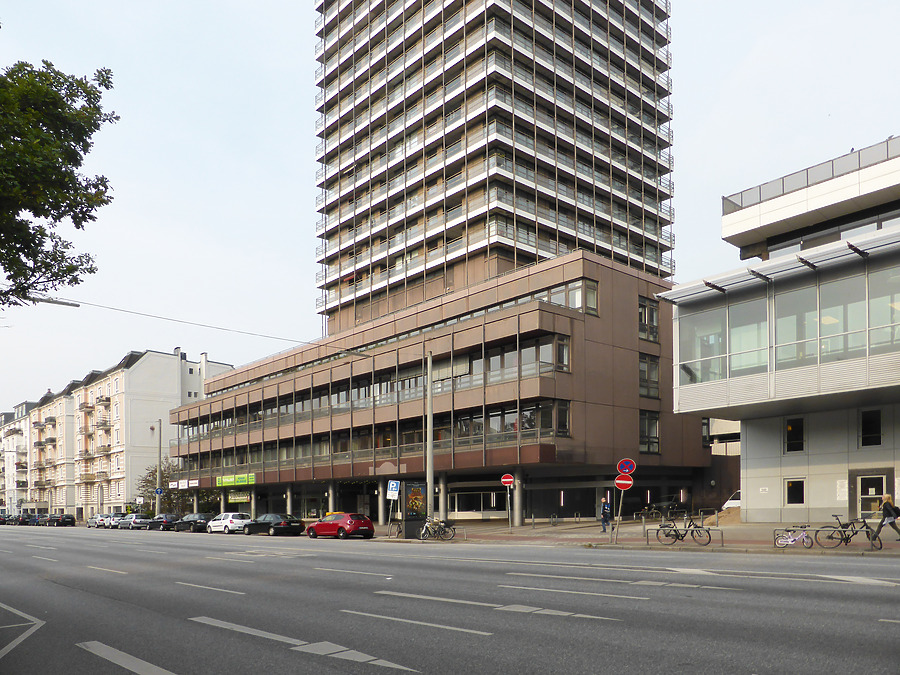 Mundsburg Turm II by Der Hamburger