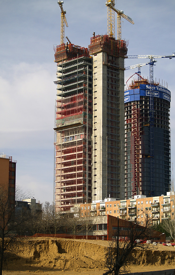 Torre Caja Madrid by Cesar Serrano