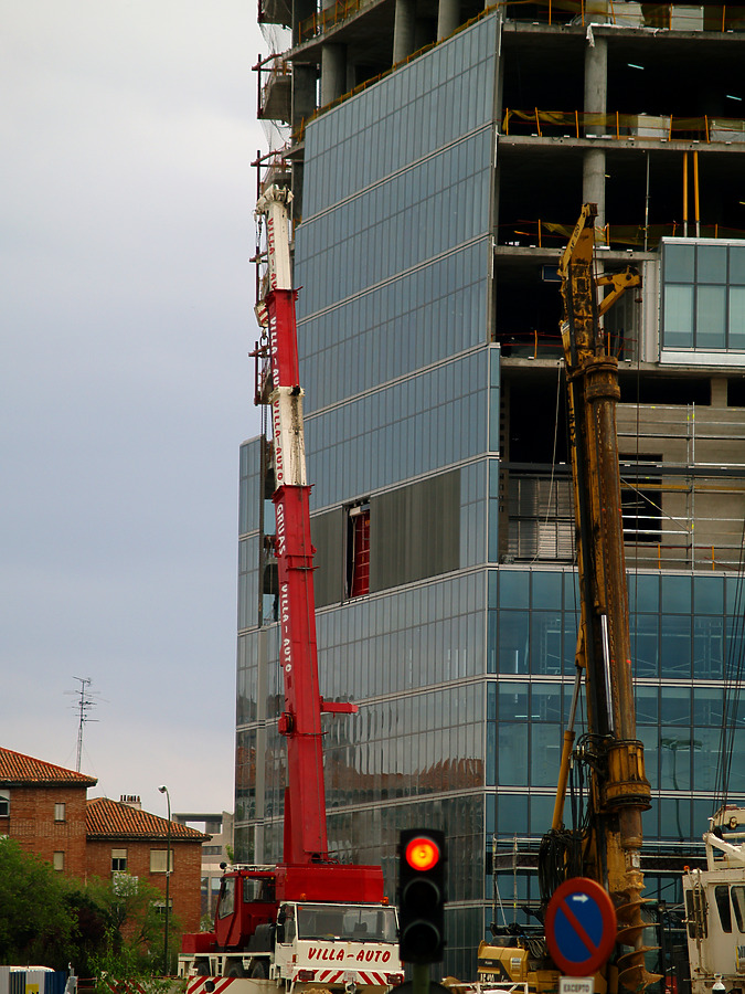 Torre Espacio by Cesar Serrano