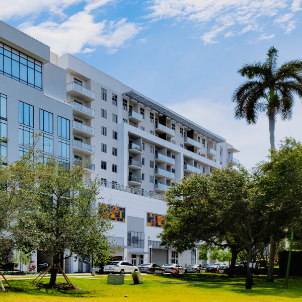 Oversea Apartments at Flagler Banyan Square