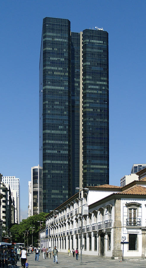 Centro Candido Mendes by Cesar Serrano