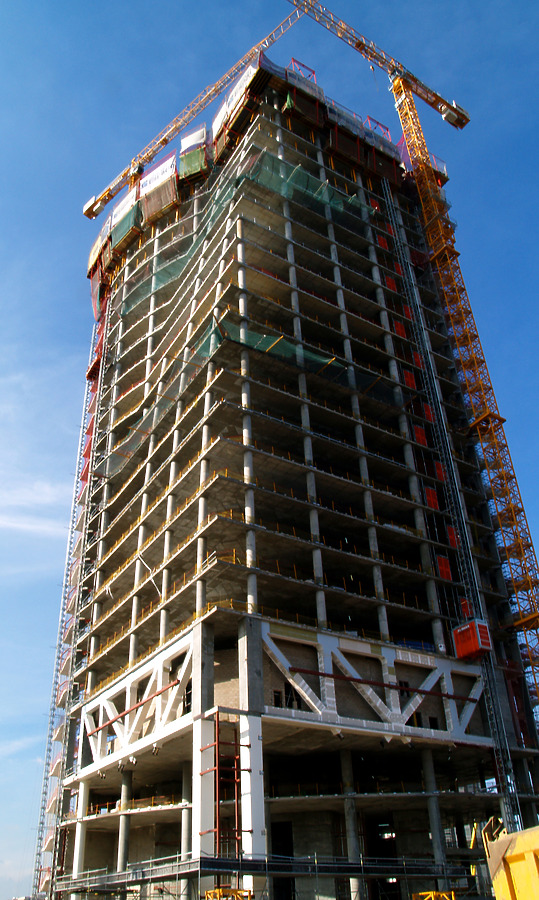 Torre Espacio by Cesar Serrano