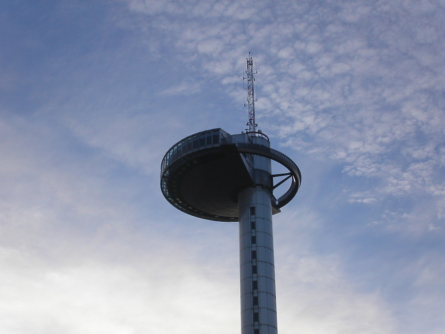 El Faro de Moncloa by Cesar Serrano