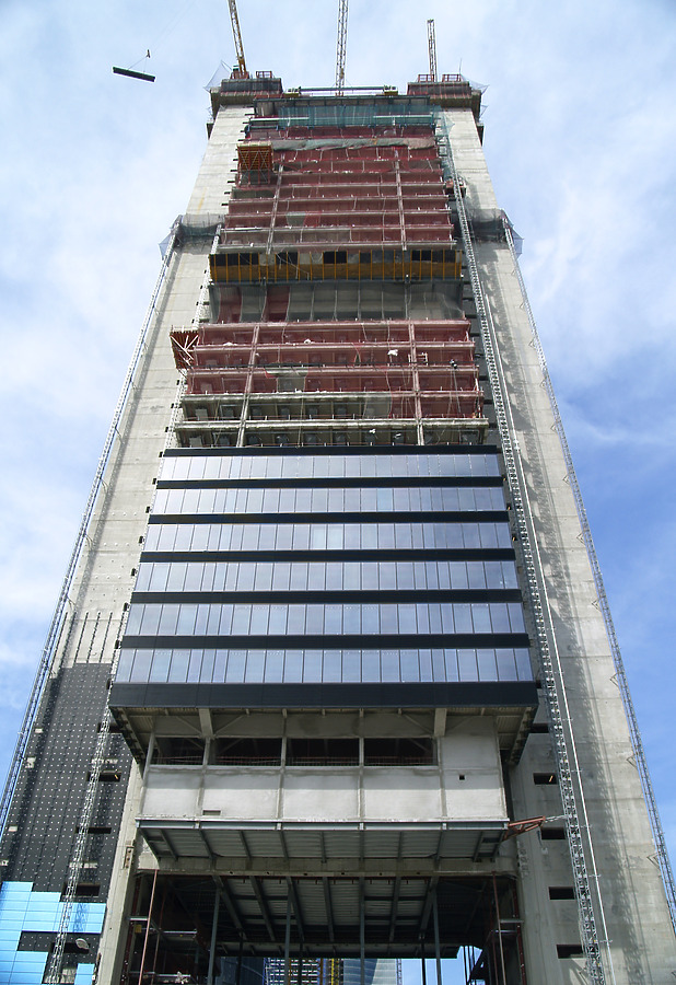 Torre Caja Madrid by Cesar Serrano