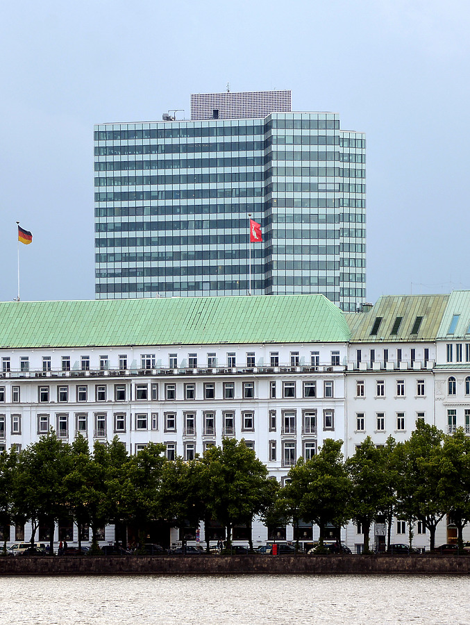 EMPORIO-Hochhaus by John W. Cahill