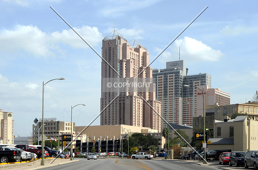 Marriott Rivercenter by Jorge Molina
