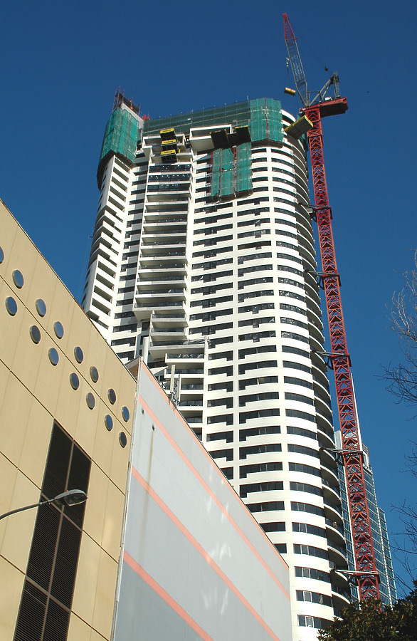 Meriton Tower by John Bek