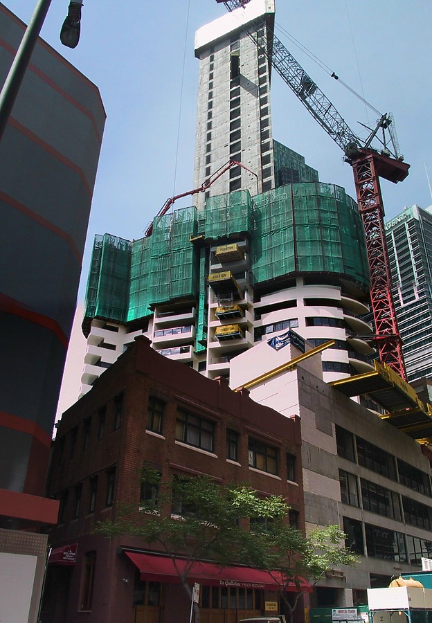 Meriton Tower by John Bek