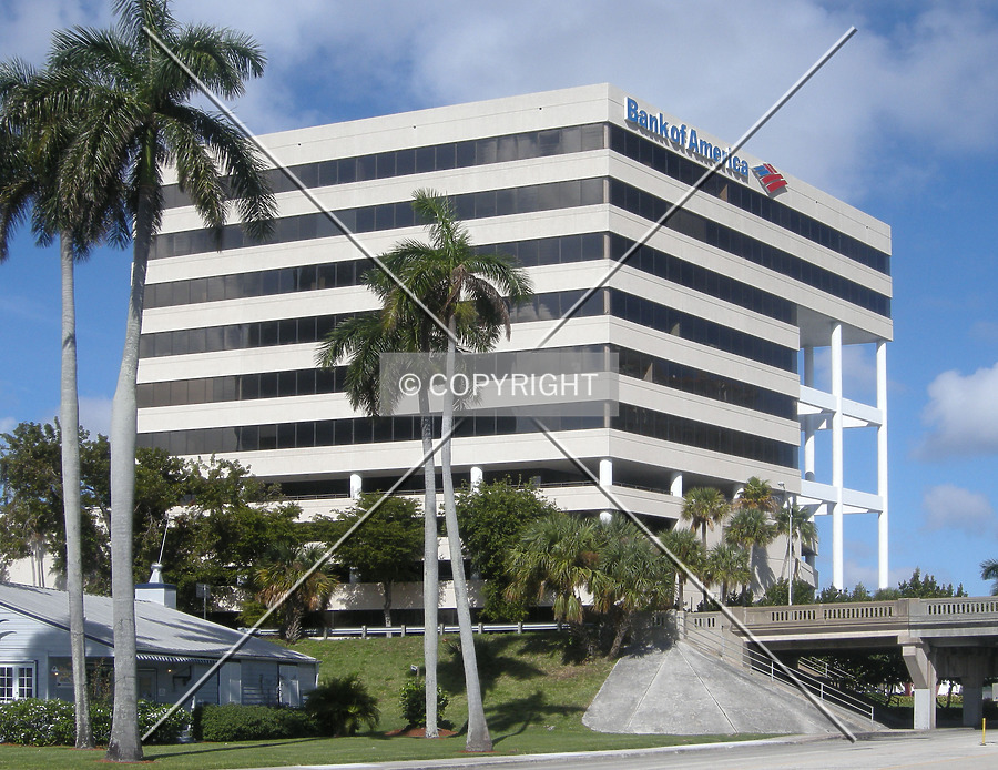 Bank of America Centre by Jorge Molina