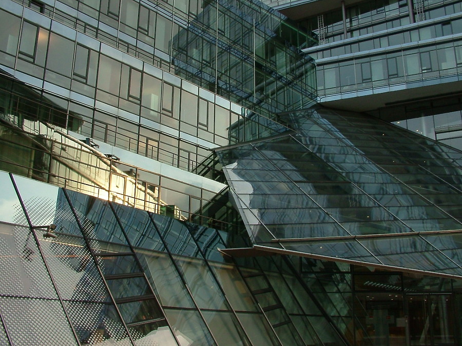 Norddeutsche Landesbank by Pedro Marcelino