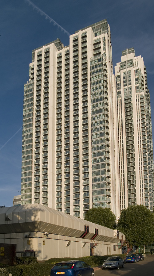 Pan Peninsula West Tower by Cesar Serrano