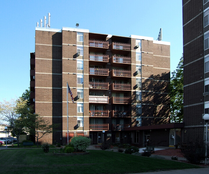 272-095-724