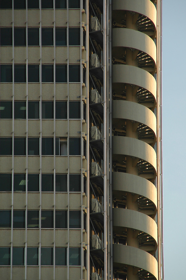 Edificio Colón by John Bek