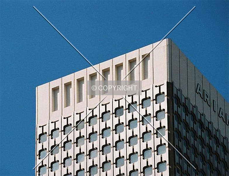 272-943-758