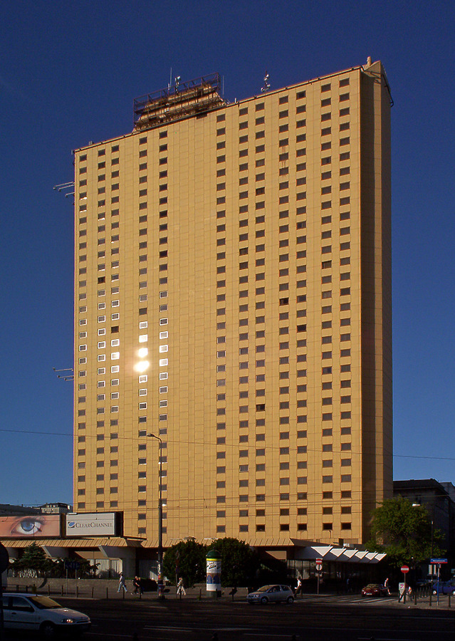 Novotel Warszawa Centrum by Pavel Toczynski