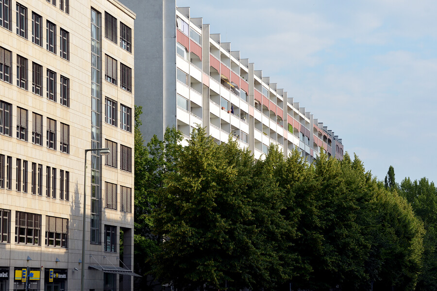 Straße der Pariser Kommune 22-36