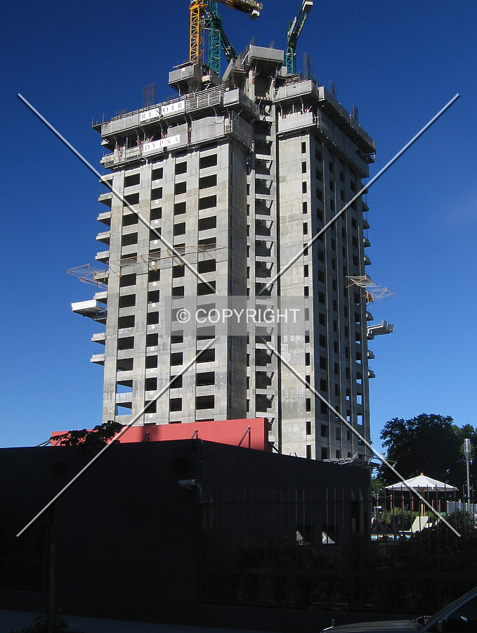 Torre Renoir 2 by Maximiliano Buono
