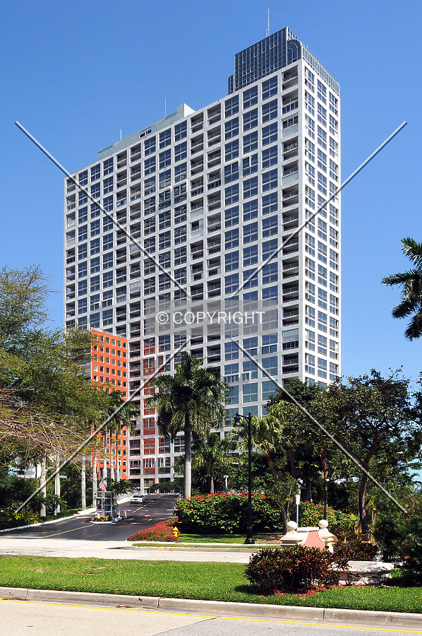 The Palace by Jorge Molina