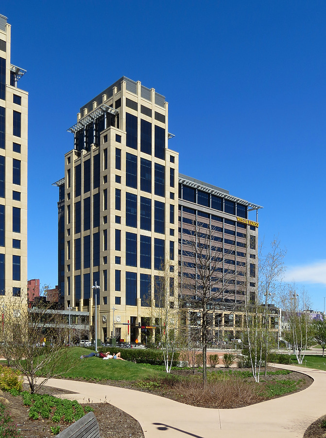 Wells Fargo 600 Tower by James Peacock