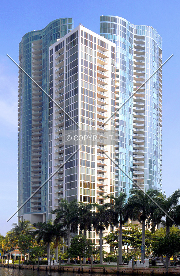 Las Olas River House by Jorge Molina