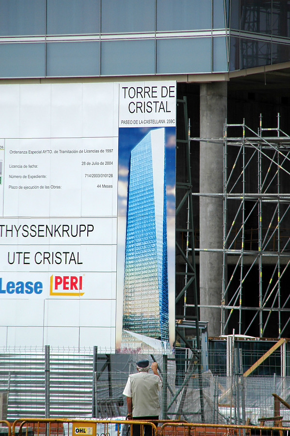 Torre de Cristal by John Bek
