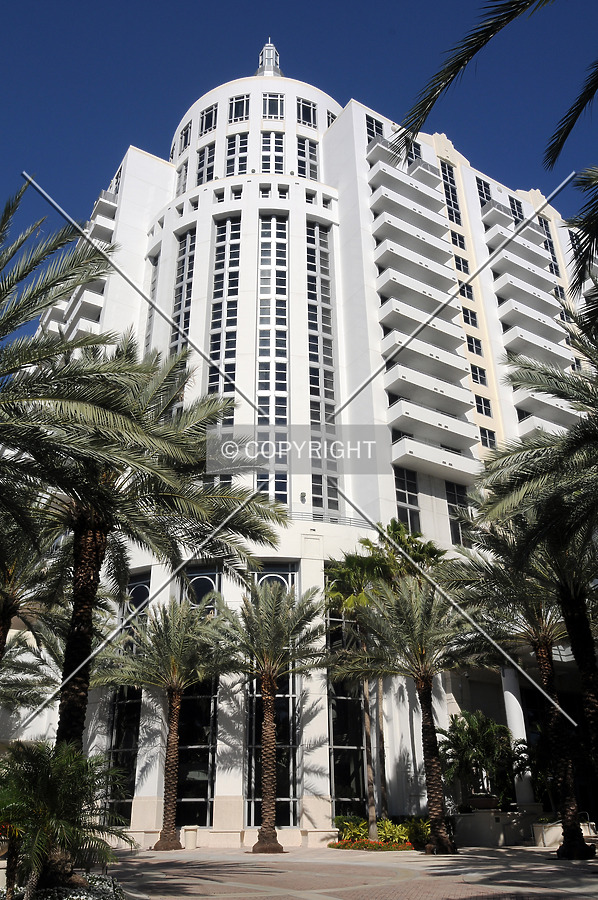 Loews Miami Beach Hotel South Beach by Jorge Molina