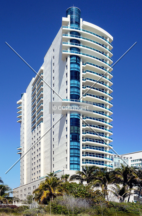 CapoBella Condominium by Jorge Molina