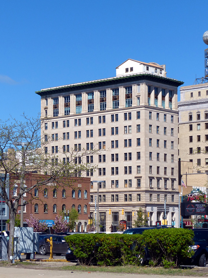 Hilton Garden Inn Flint Downtown by Nate Lindsey