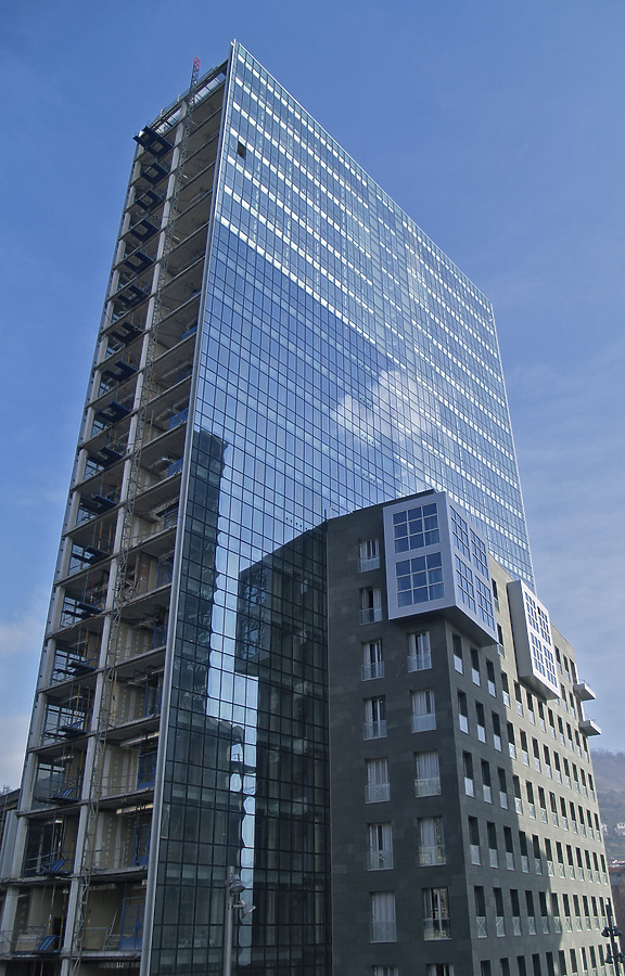 Isozaki Atea I by Cesar Serrano