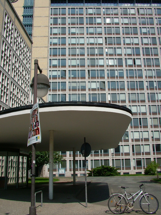Conti-Hochhaus by Pedro Marcelino