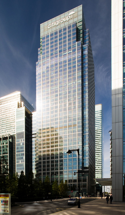25 Canada Square by Pavel Toczynski