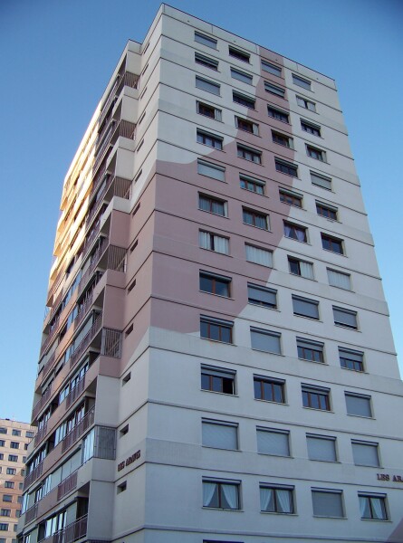 281-032-885