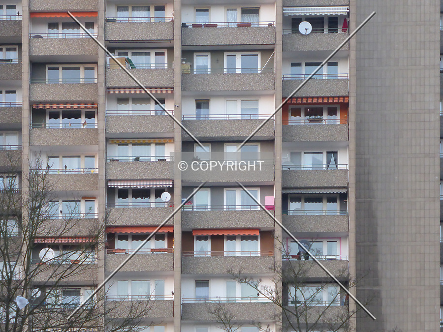 Fritz-Remy-Straße 5-7 by Nephilim